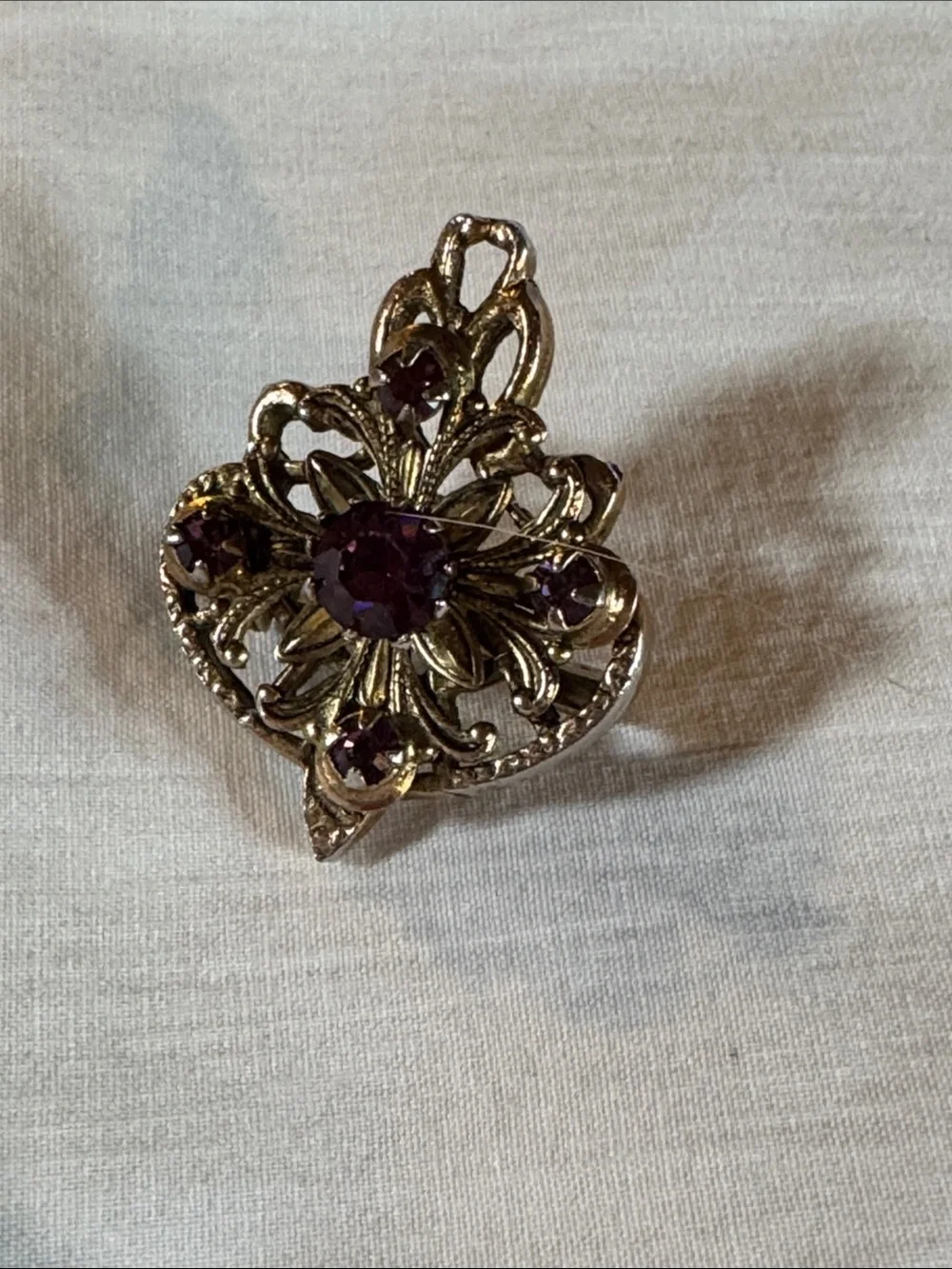 Vintage-Style Gold Tone Brooch with Deep Purple Stones SEE PICS.